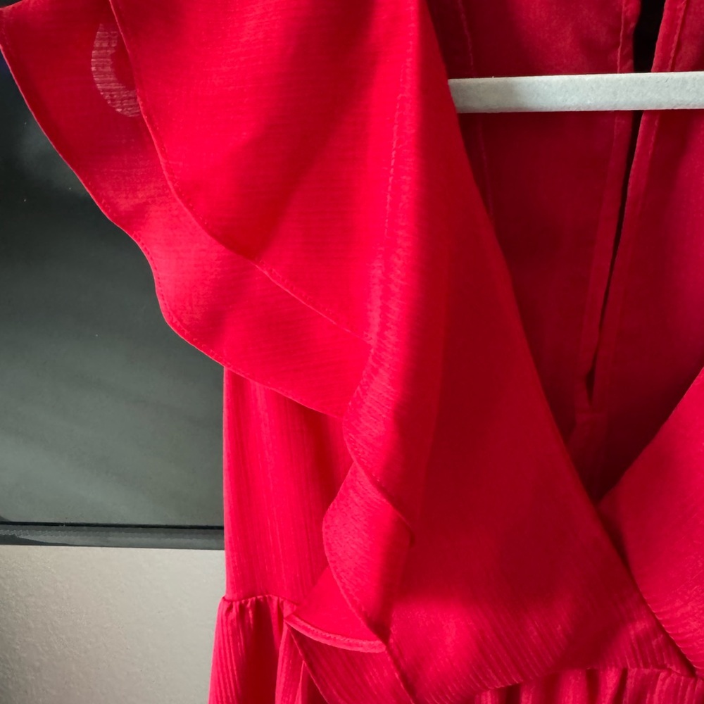 Elegant Red Ruffled Dress - Picture 5 of 9